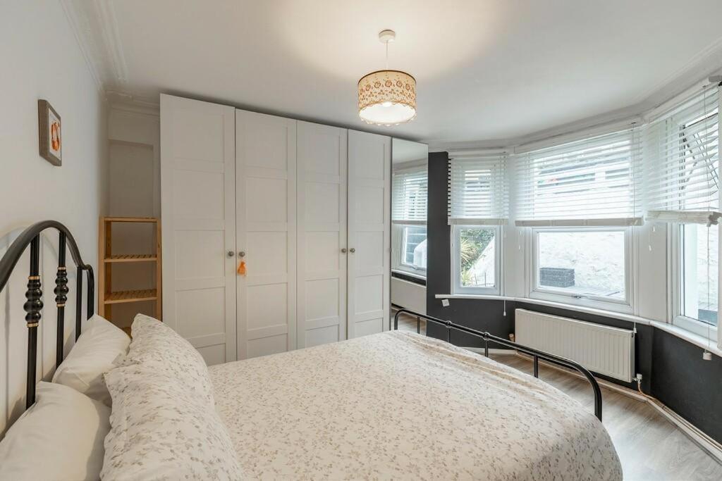 Lovely West London Entire Apartment المظهر الخارجي الصورة