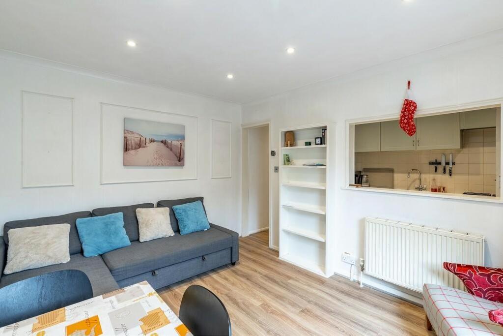 Lovely West London Entire Apartment المظهر الخارجي الصورة