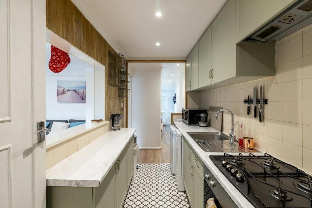 Lovely West London Entire Apartment المظهر الخارجي الصورة